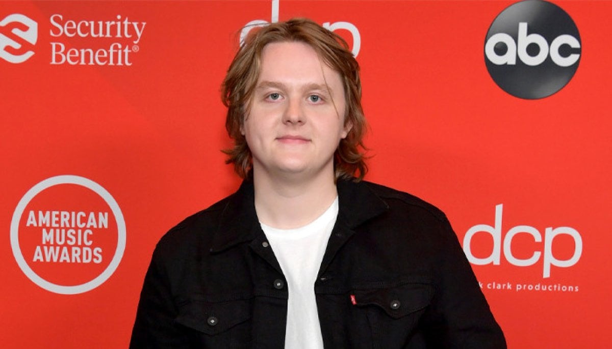 Lewis Capaldi gushes about 'lovely' new girlfriend: 'I'm happy happy'
