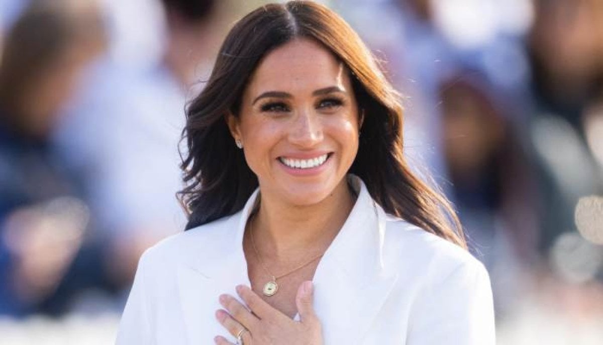 Meghan Markle ditches $200k engagement ring during dine-out