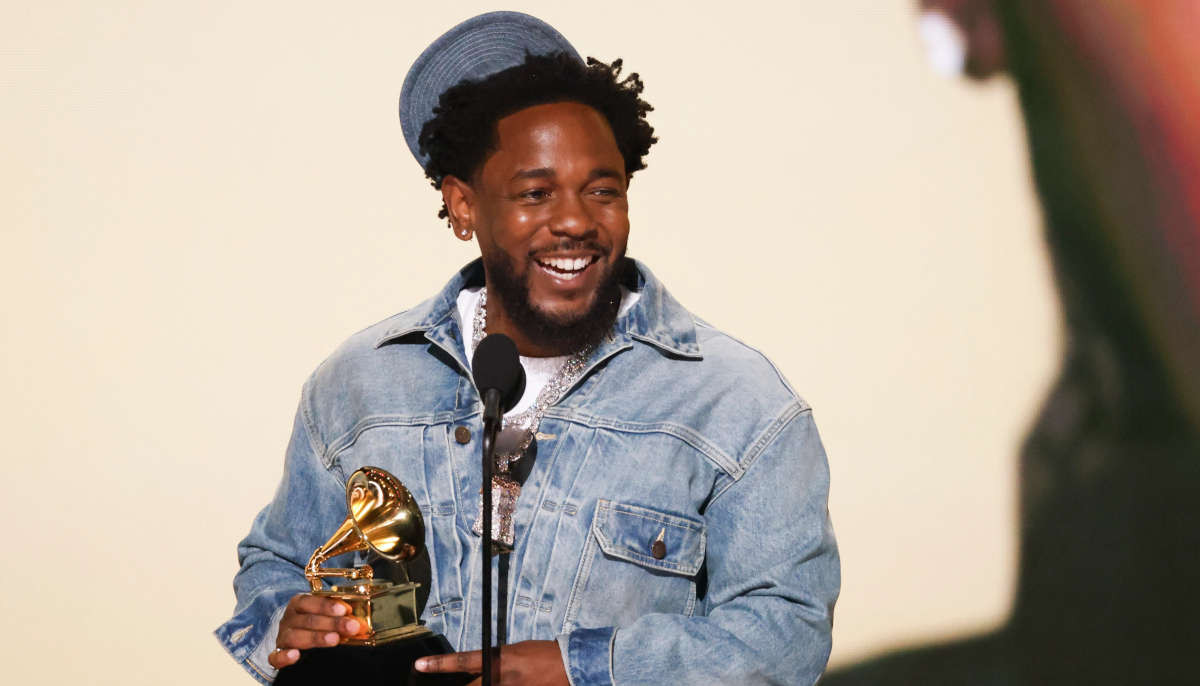 Kendrick Lamar pauses concert to share special moment with young fan