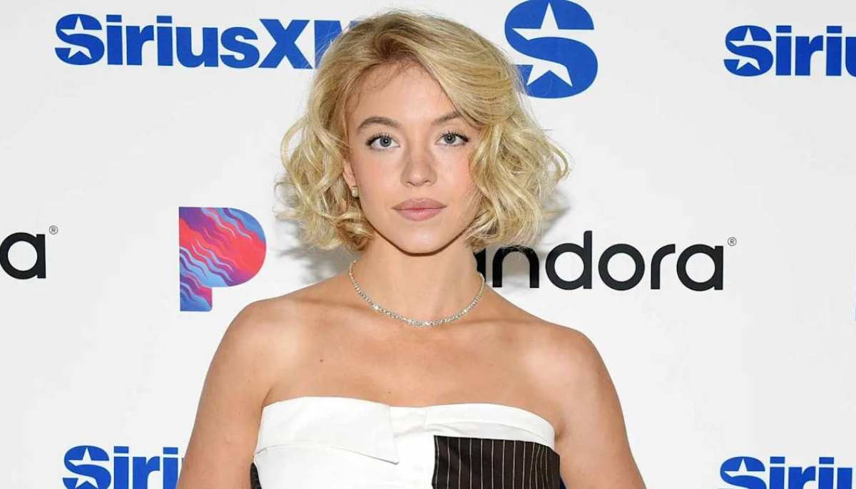 Sydney Sweeney ready for Christmas break with Scooter Braun rumours swirling