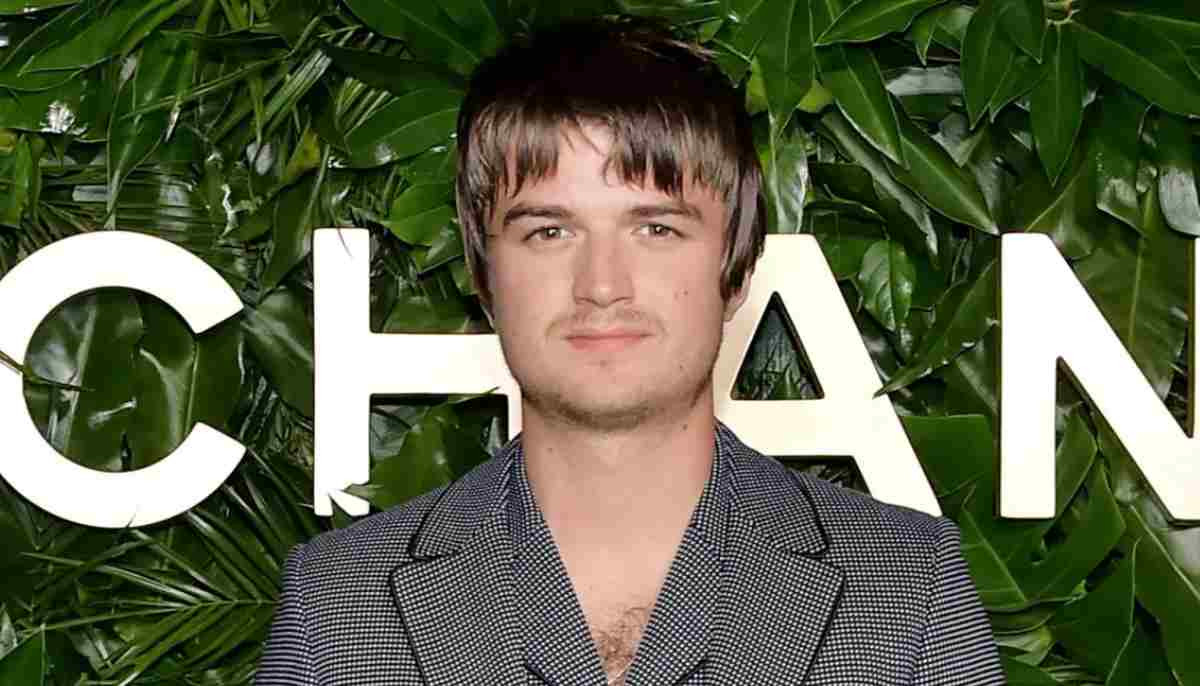 'Stranger Things' star Joe Keery goes viral for transformation in new clip