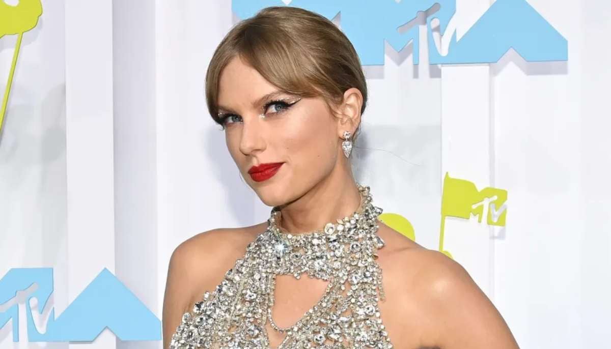 Taylor Swift sparks frenzy with hidden message about her next album