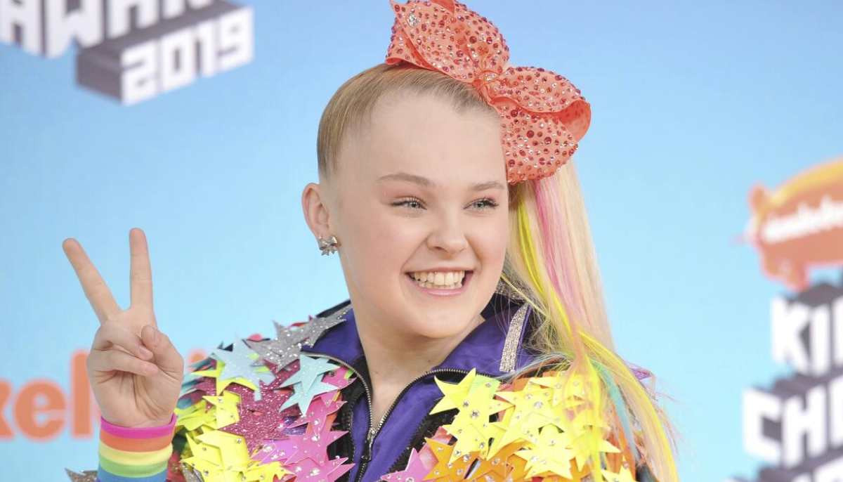 JoJo Siwa makes huge move as engagement rumours swirl