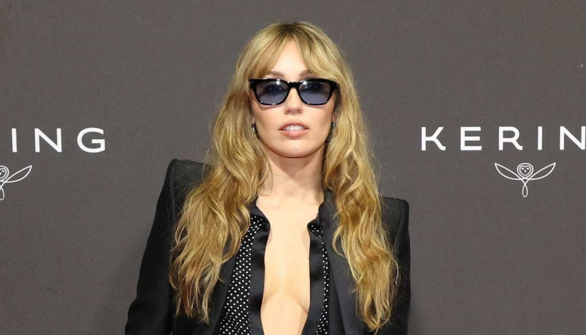 Miley Cyrus shuts downs 'rude' paparazzi at International Film Festival