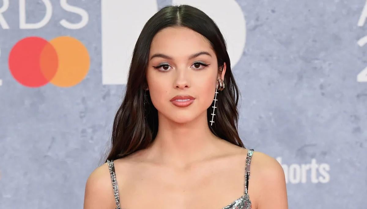 Olivia Rodrigo stuns fans with David Byrne cover of breakthrough hit