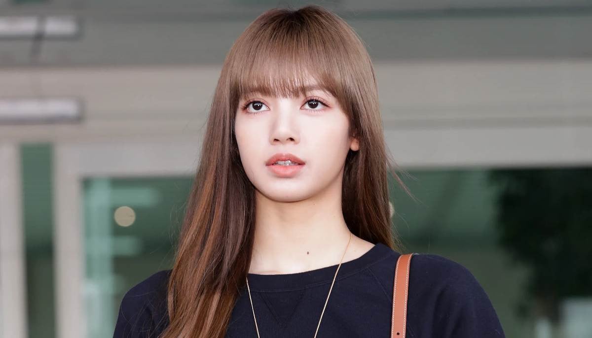 BLACKPINK's Lisa celebrates being Golden Globes 2026 presenter