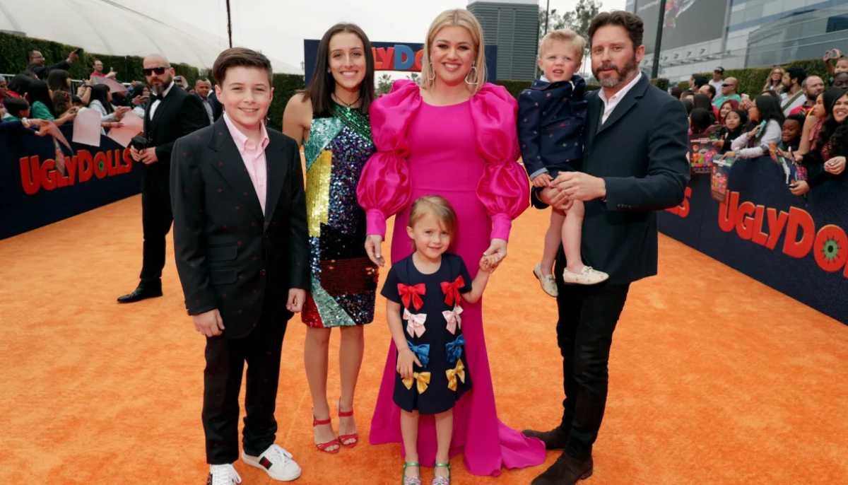 Kelly Clarkson reveals how family’s doing after Brandon Blackstock’s death