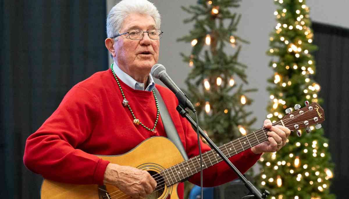 Guy Hovis dies after weeks in care