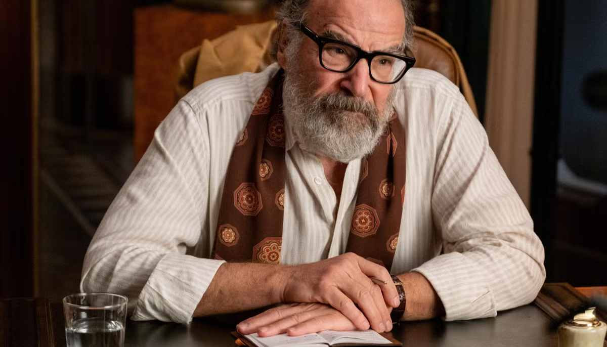 Mandy Patinkin cheers Jonathan Bailey ahead of big London role