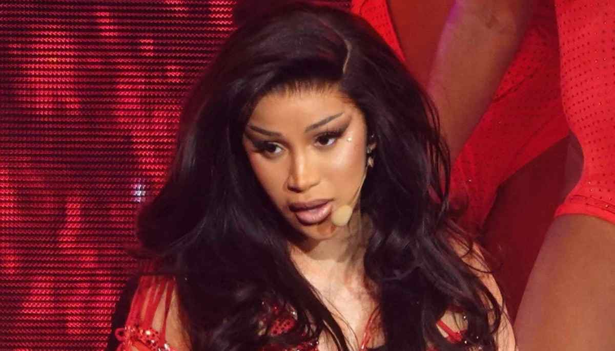 Cardi B serves 'Drama class' look at tour promo amid fall onstage