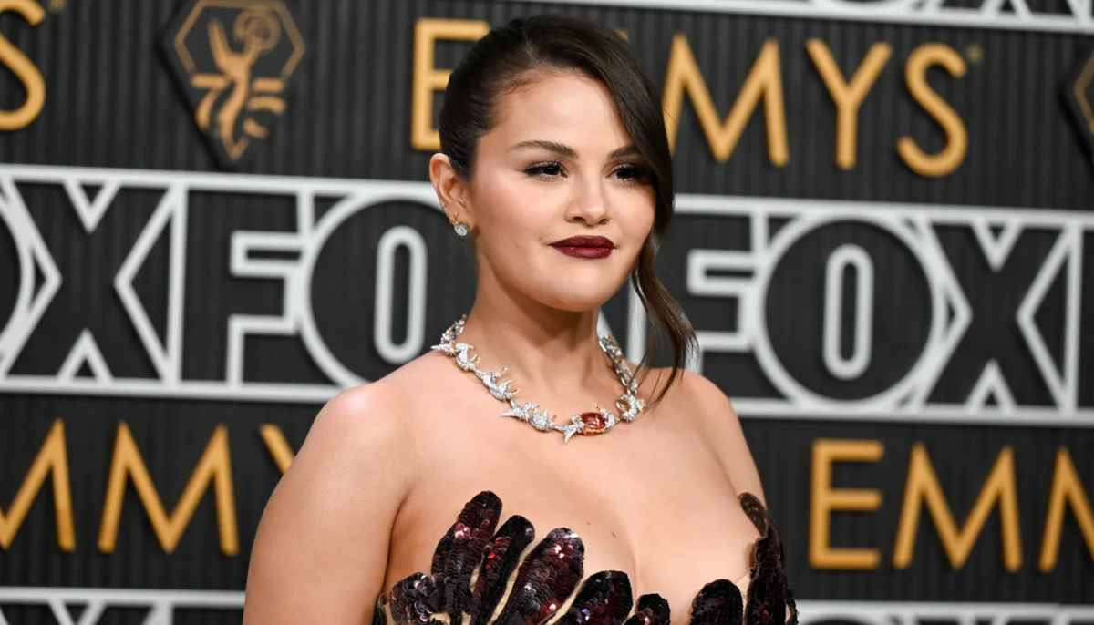 Selena Gomez fans insist clone replaced pop star: More details