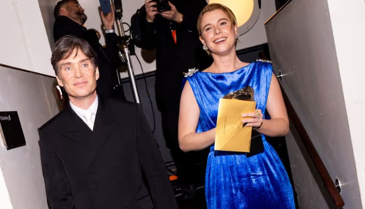 Jessie Buckley left star struck after receiving BAFTA from Cillian Murphy