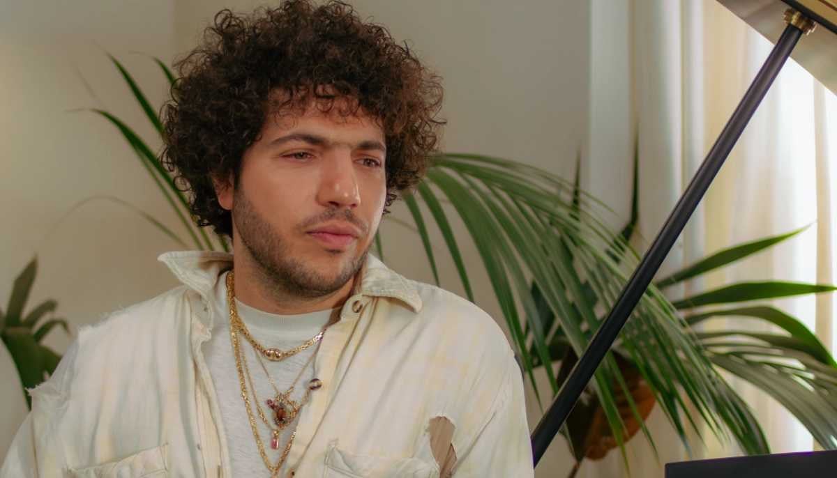 Benny Blanco removes shoe to show off ‘great feet’ after viral backlash