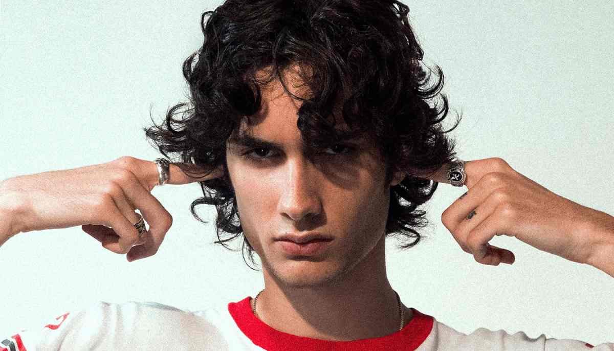 Sombr shoved offstage by intruder: Reason revealed