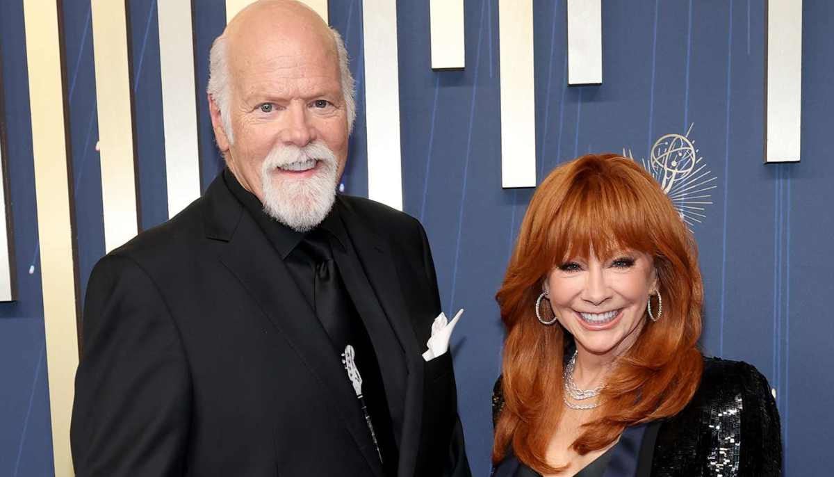 Did Reba McEntire freeze wedding plans with Rex Linn?