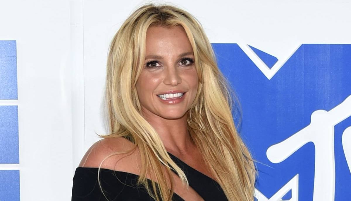 Britney Spears’ spending spree raises alarm among her close friends