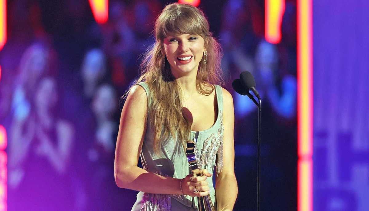 Taylor Swift gives powerful speech after big win at the iHeartRadio Music Awards