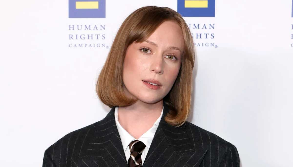 ‘Hacks’ star Hannah Einbinder slams AI creators: ‘Losers’