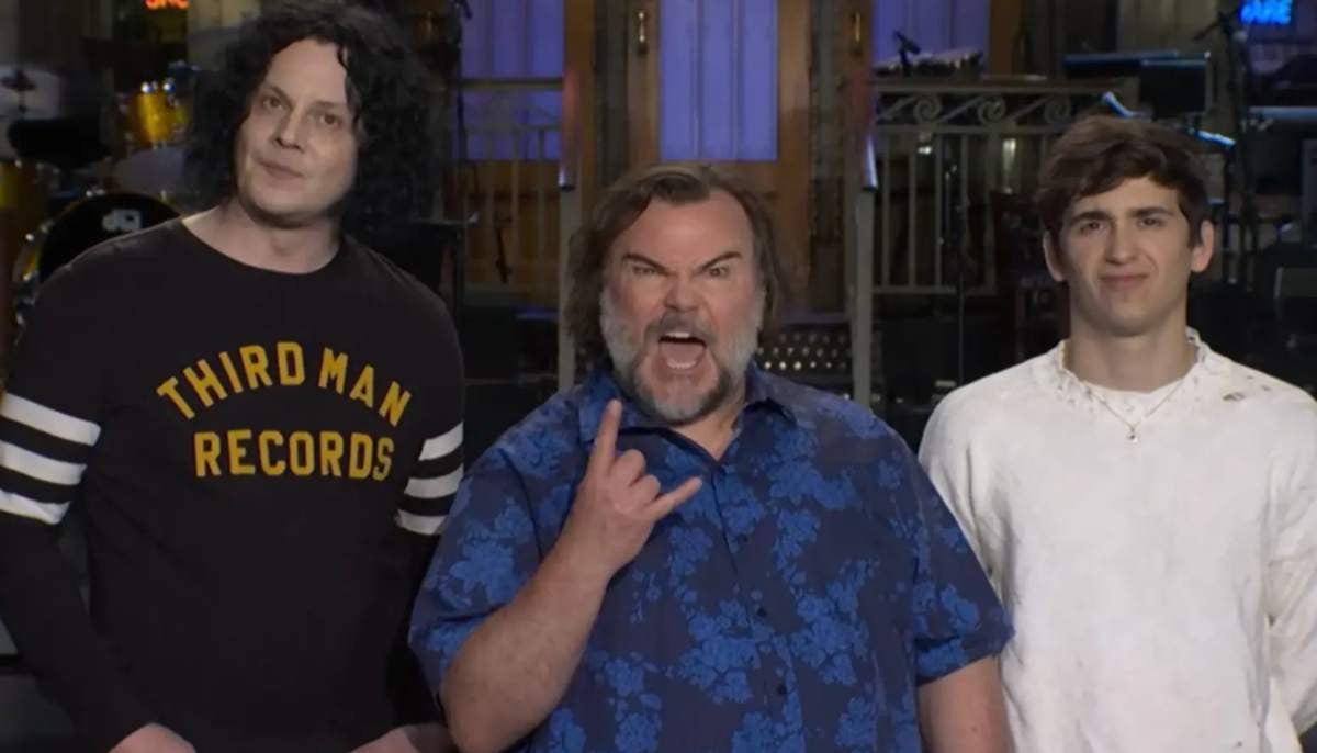 Jack Black, White give fiery performance on SNL stage