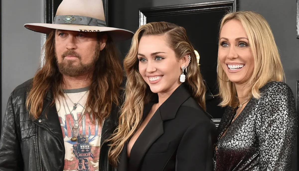Miley Cyrus’ mom Tish not in favour of reconciliation with singer’s dad