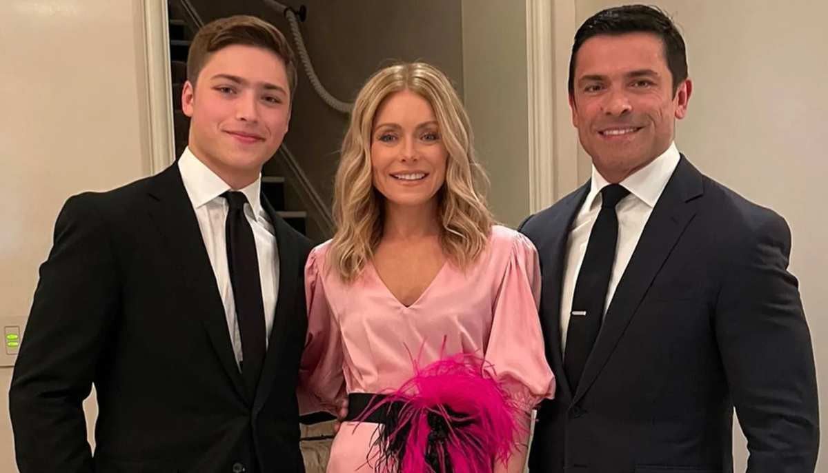 Joaquin Consuelos makes Broadway debut as parents watch in tears