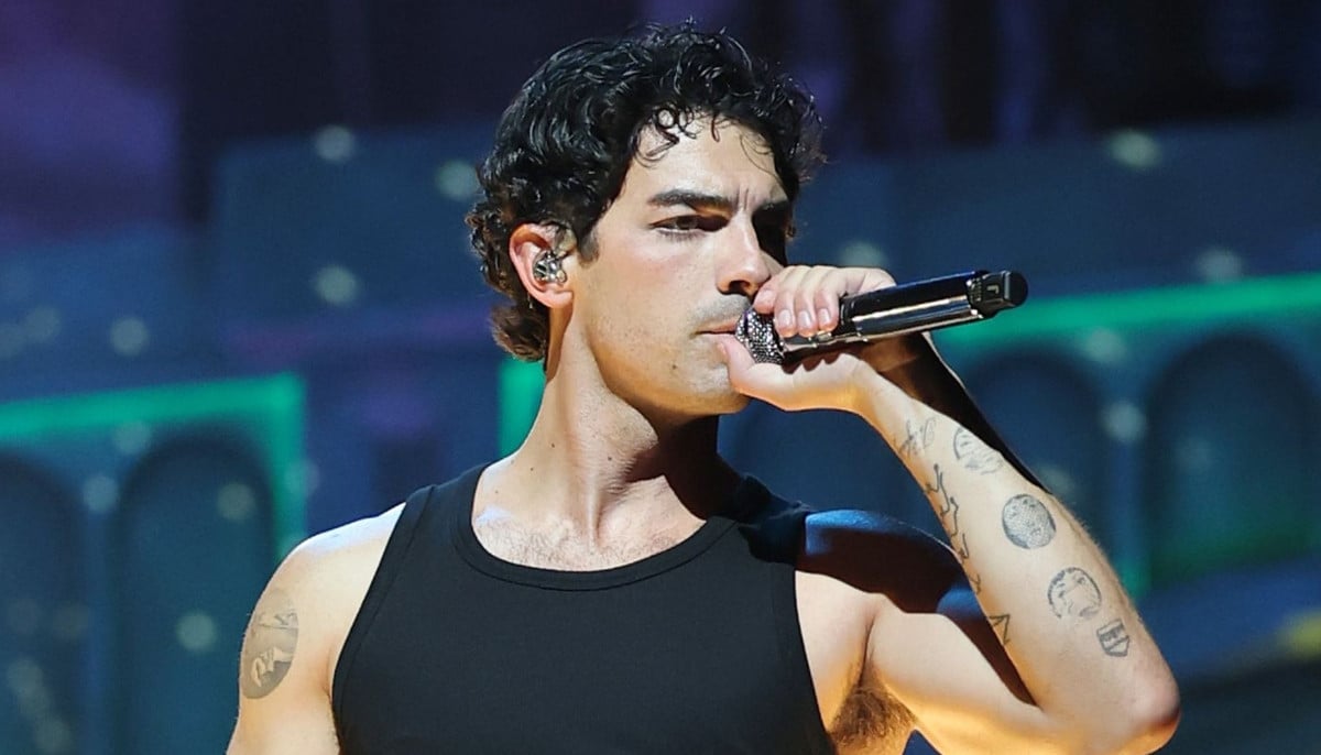 Joe Jonas surprises fans with his new look at Coachella