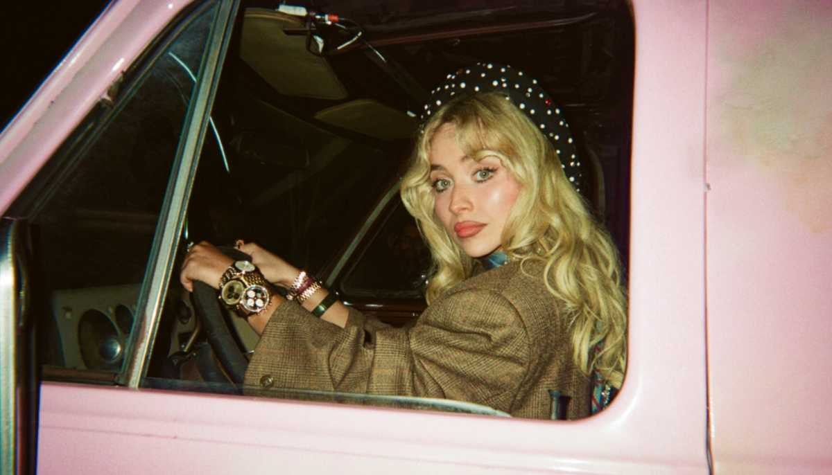 Sabrina Carpenter wins heart with 'banned' star cameo for Coachella set