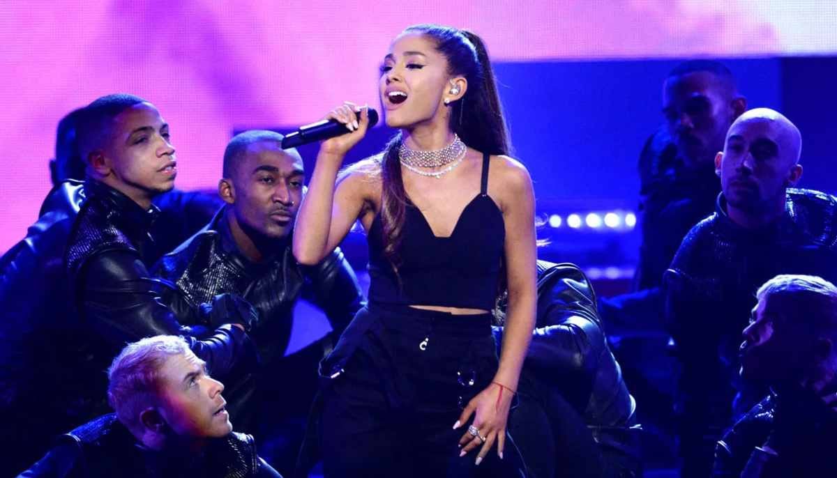 Ariana Grande changes managing team ahead of album release?