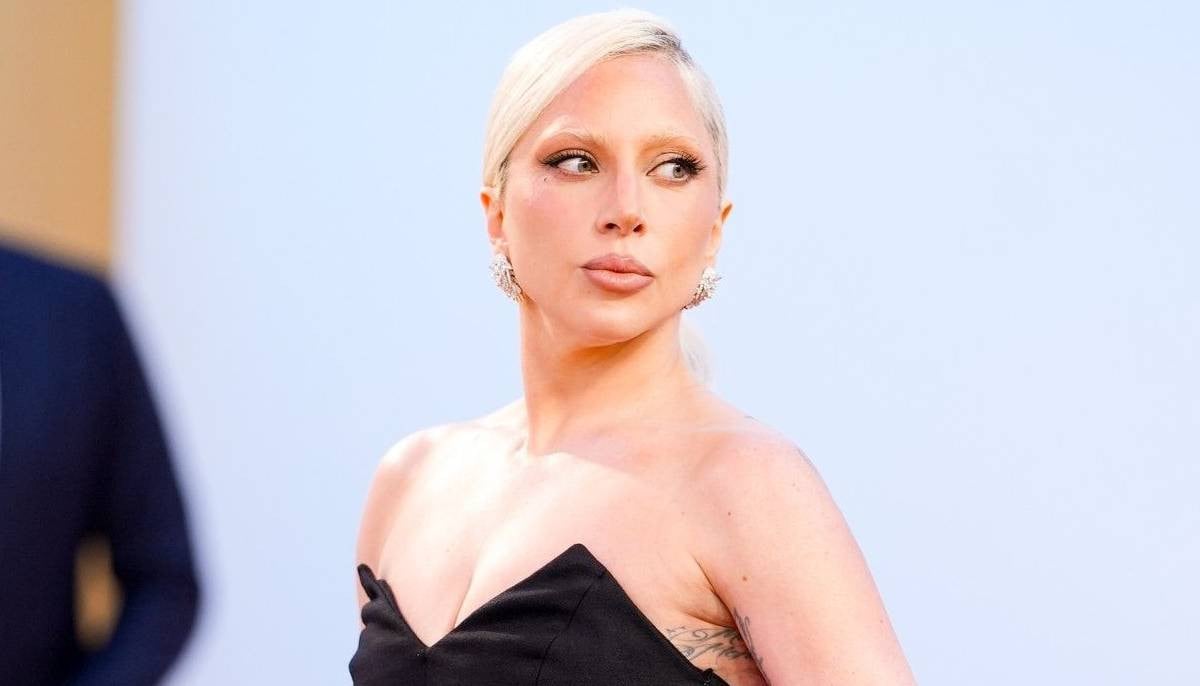Lady Gaga's kind gesture towards a photographer wins fans' hearts