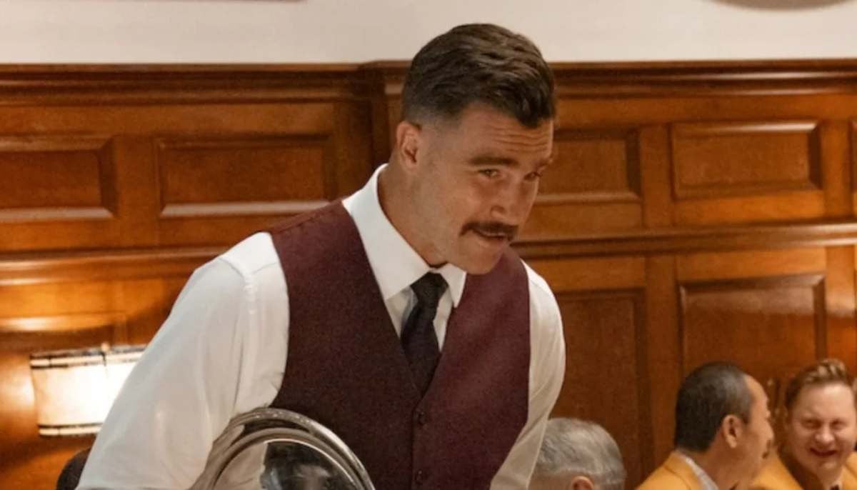 Travis Kelce, Jason rejoice after hearing pregnancy announcement