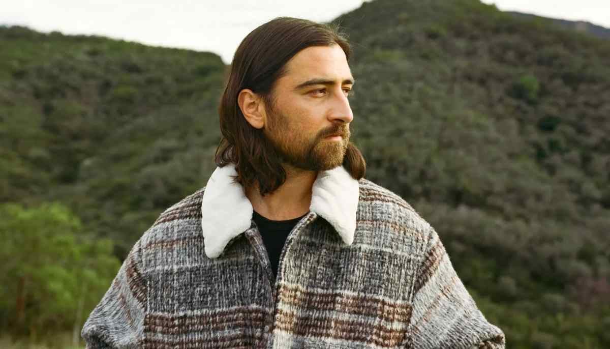 Noah Kahan shocks fans with bold new sound on 'The Great Divide'