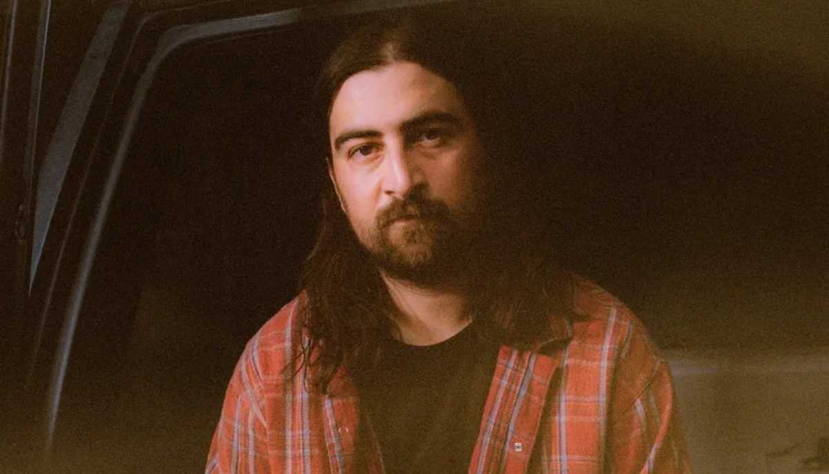 Noah Kahan pens emotional note as he drops ‘The Great Divivde’