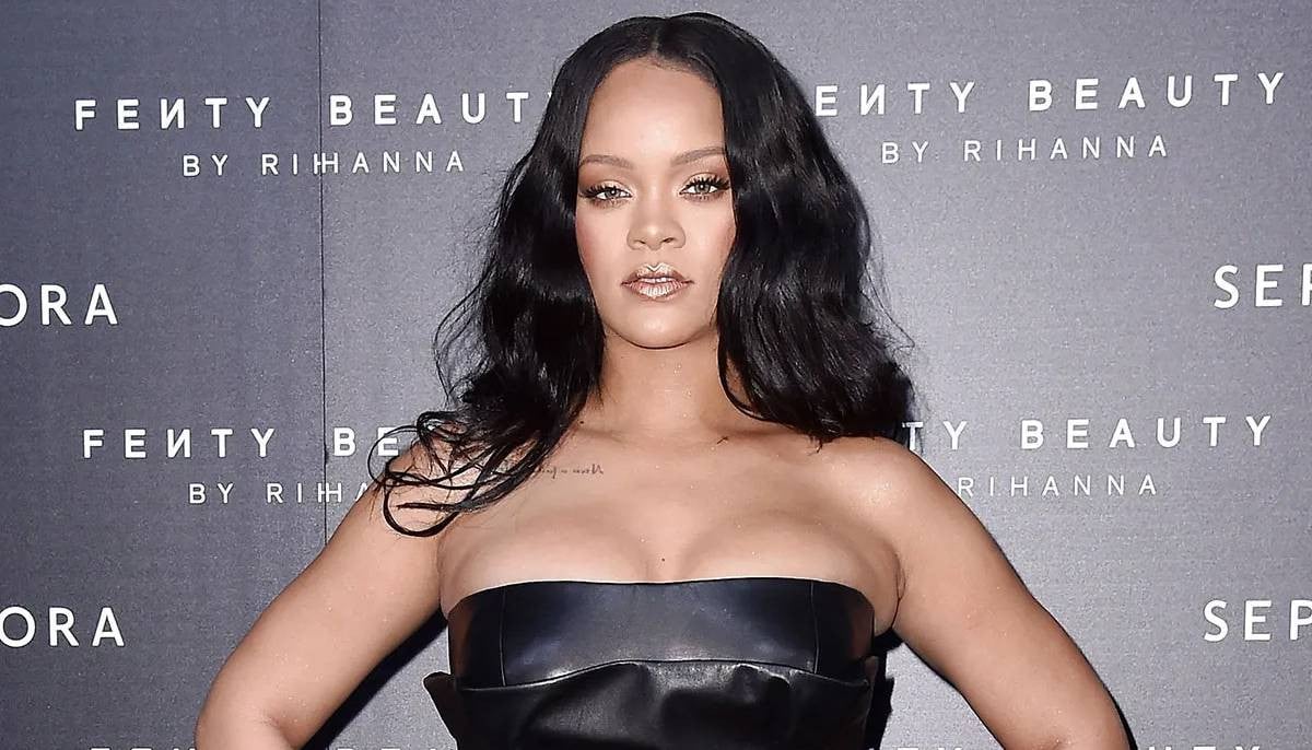 Rihanna gets emotional as she discusses mom life at Fenty event