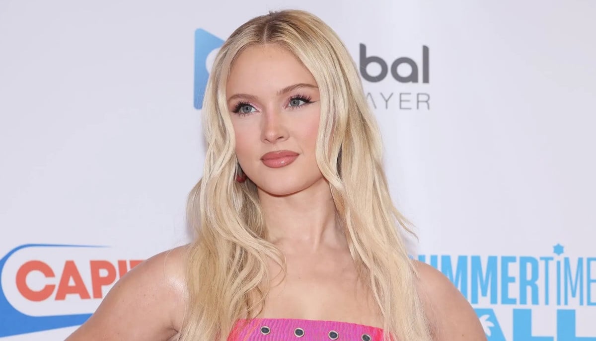 Zara Larson serves fans despite wardrobe malfunction
