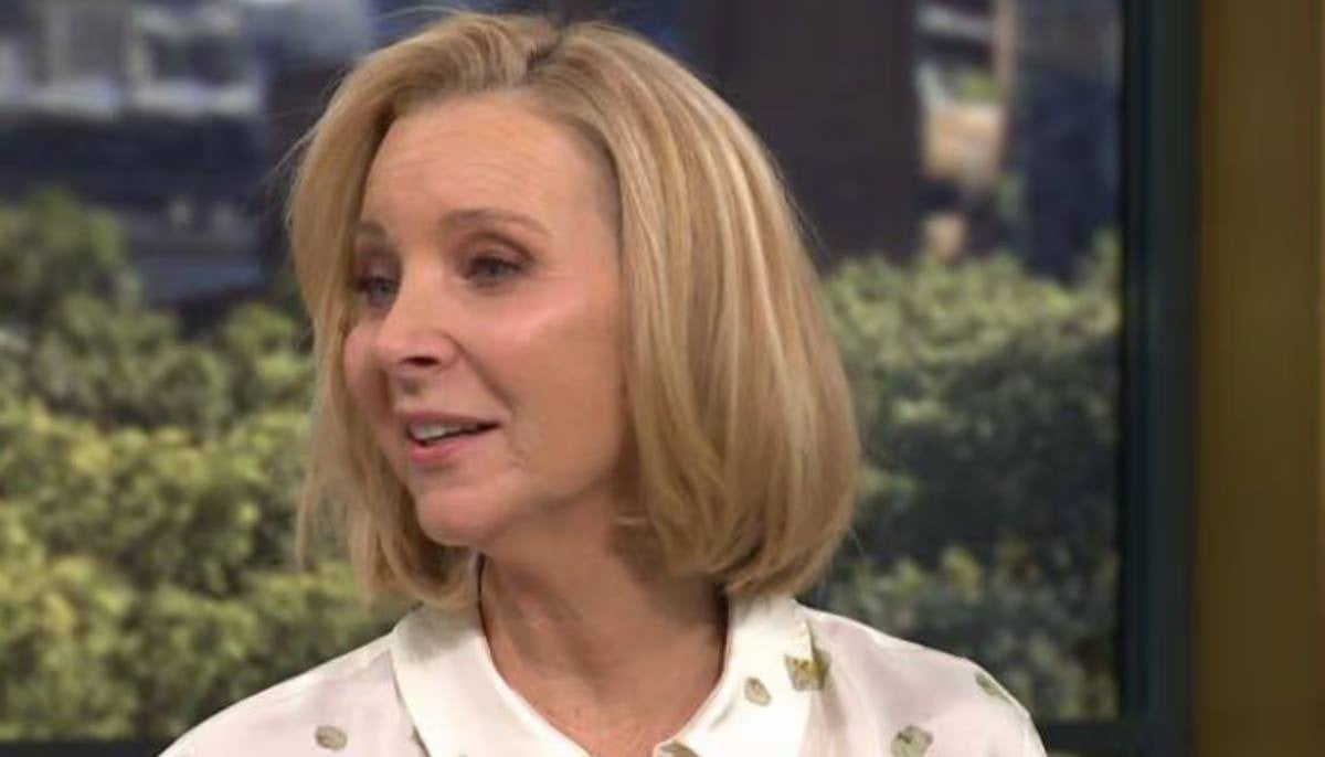 Lisa Kudrow shows her nervousness over invasion of AI