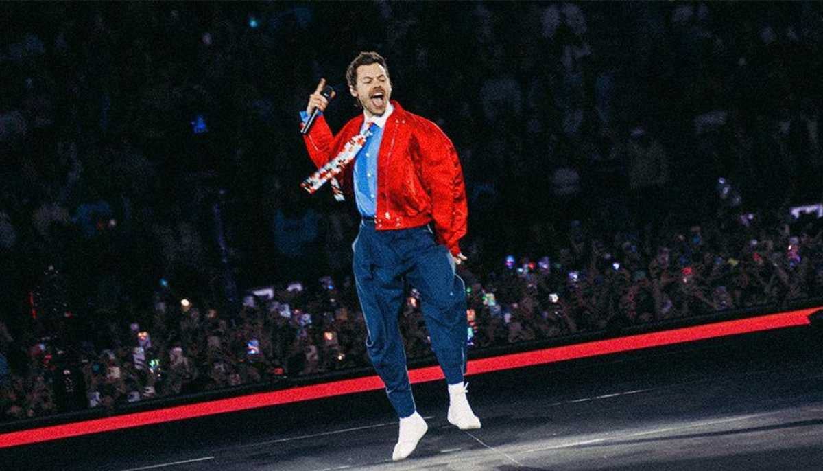 Harry Styles finally responds to fan stage complaints: 'Actively working'