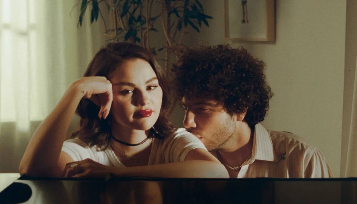  Benny Blanco showers love on Selena Gomez in unconventional way