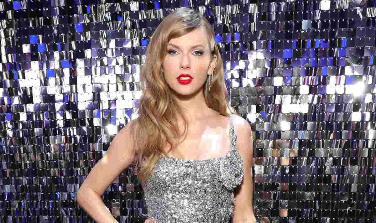 Taylor Swift sweet surprise melts fans hearts online