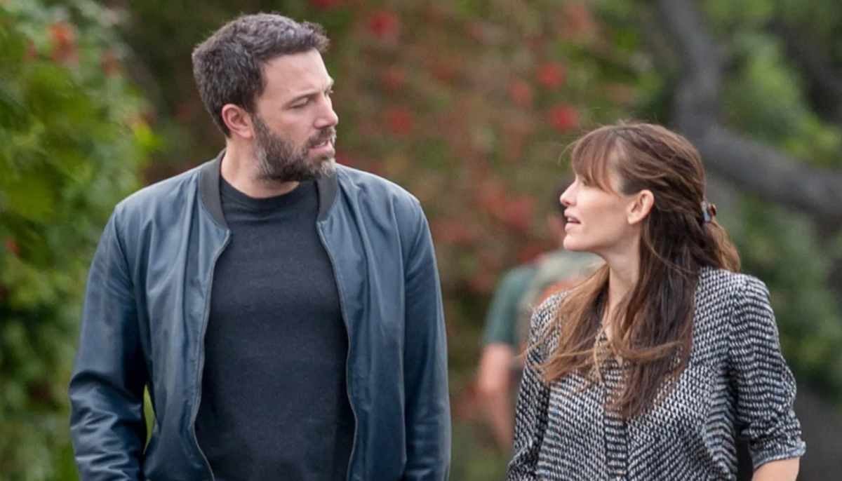 Ben Affleck, Jennifer Garner help Violet walk amid ER rush
