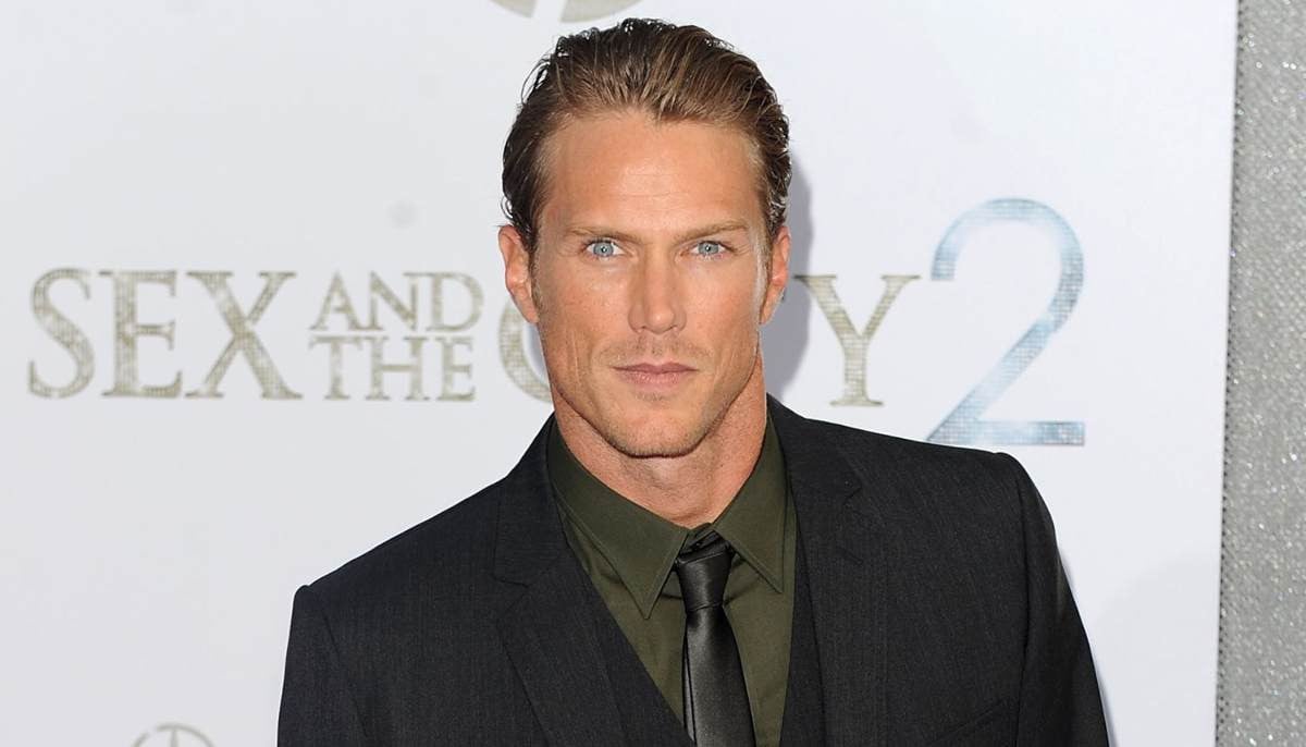 Jason Lewis resurfaces after three-year break to reveal major writing obsession