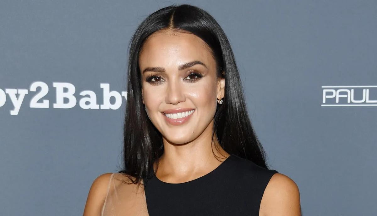 Jessica Alba fights back tears in heartfelt latest post