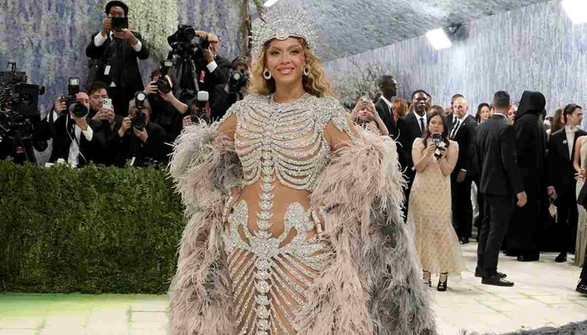 Beyonce enjoys at private event in secret video