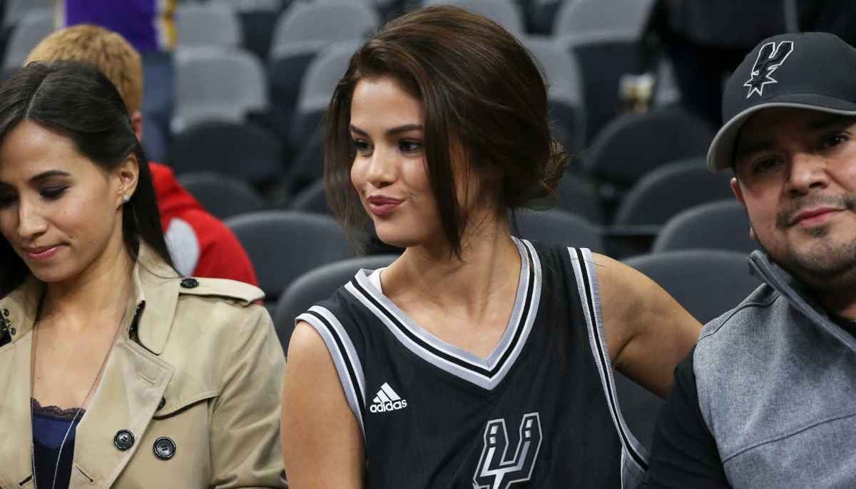 Selena Gomez celebrates Spurs victory in NBA match with iconic move