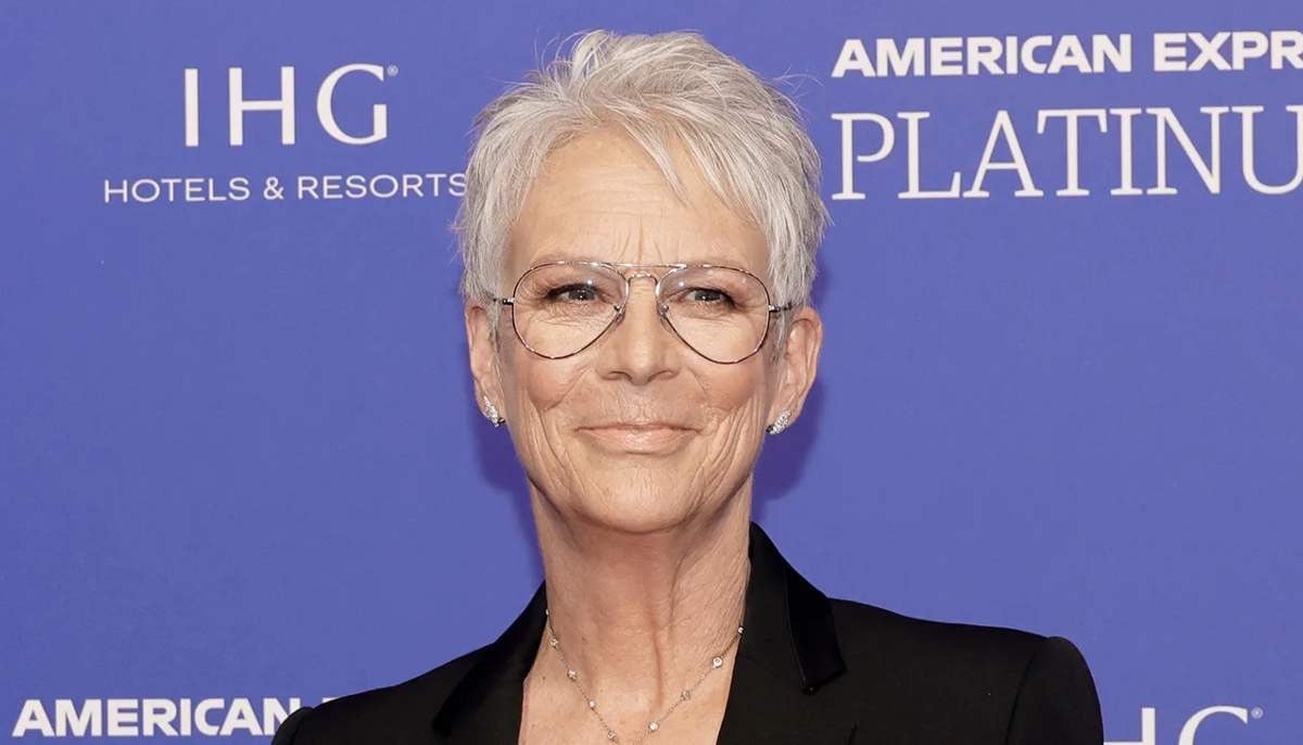 Jamie Lee Curtis shares throwback photos as she mourns sister Kelly