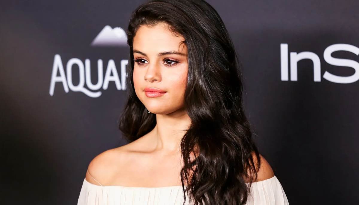 Selena Gomez debuts wild hair transformation like never before