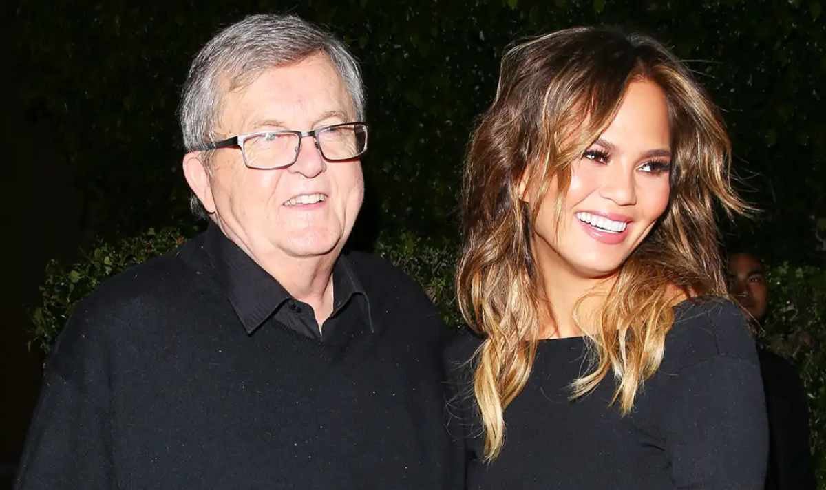 Chrissy Teigen shares heartbreaking tribute to late father