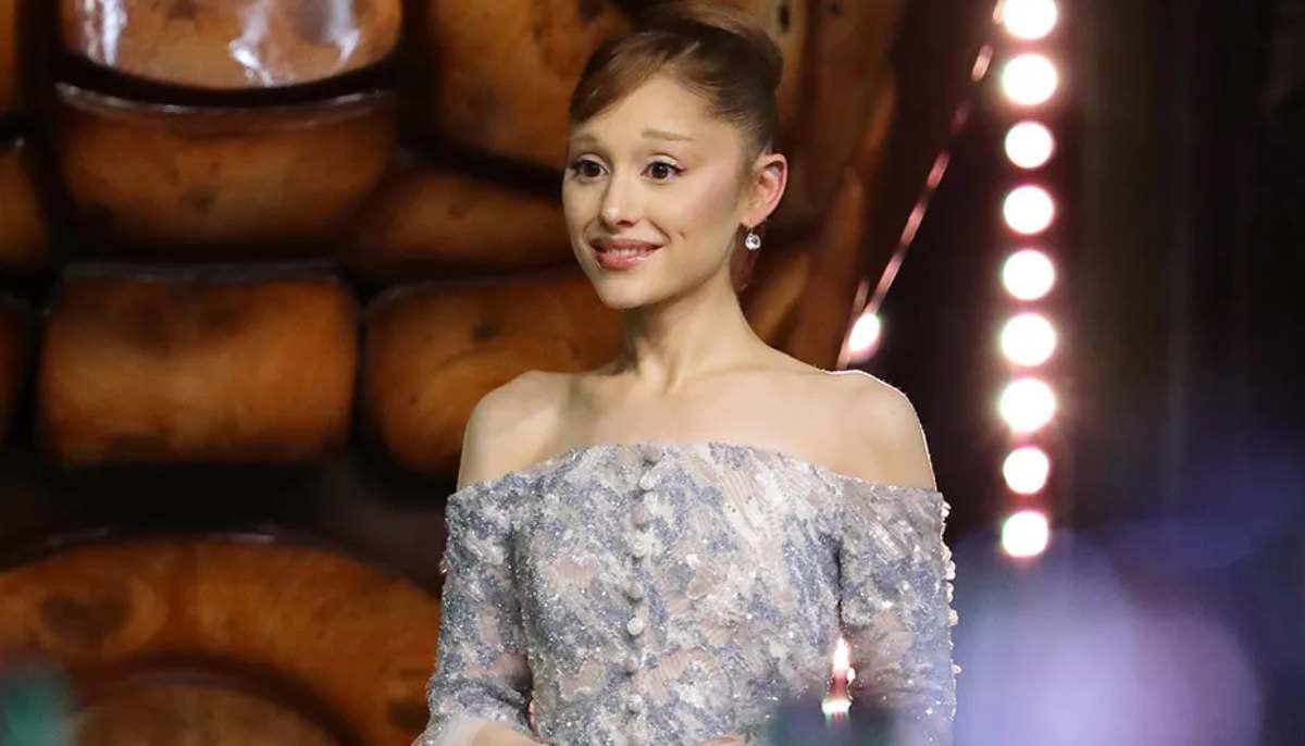 Ariana Grande worries fans with suspension stunt at LA concert