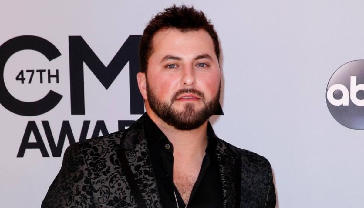 Tyler Farr suffers from major accident, cancels festival show