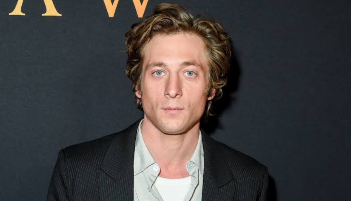 Jeremy Allen White supports social media crackdown on children