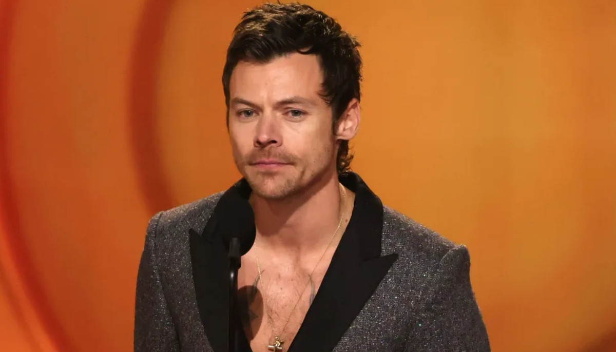 Harry Styles collapses on-stage amid heatwave, sparks major concern